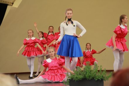 Uczestnicy pokazów tanecznych